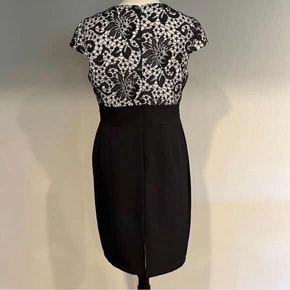Cap sleeve knee length dress with flattering lace details size 12 - Picture 6 of 14